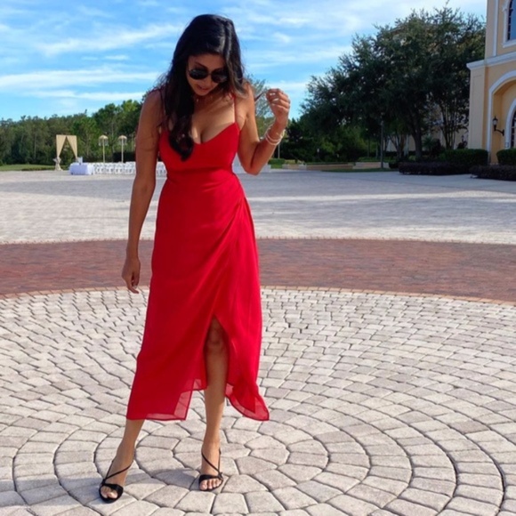 NEW Reformation Kourtney Dress Cherry 10 - Picture 3 of 17